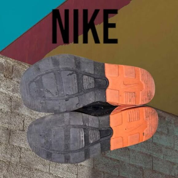 Nike Air Max Motion 2 Black TotalOrange Size 8 - Picture 3 of 6